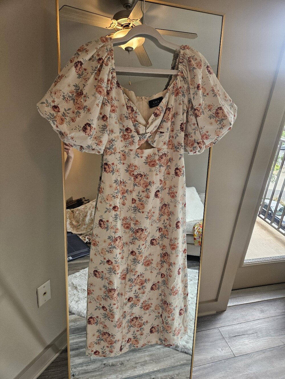 Vici Cream Floral Maxi Dress with Puff Sleeves